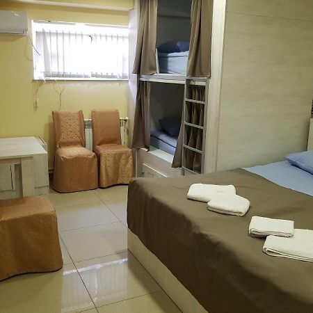 5X5 Hostel Jerevan Buitenkant foto