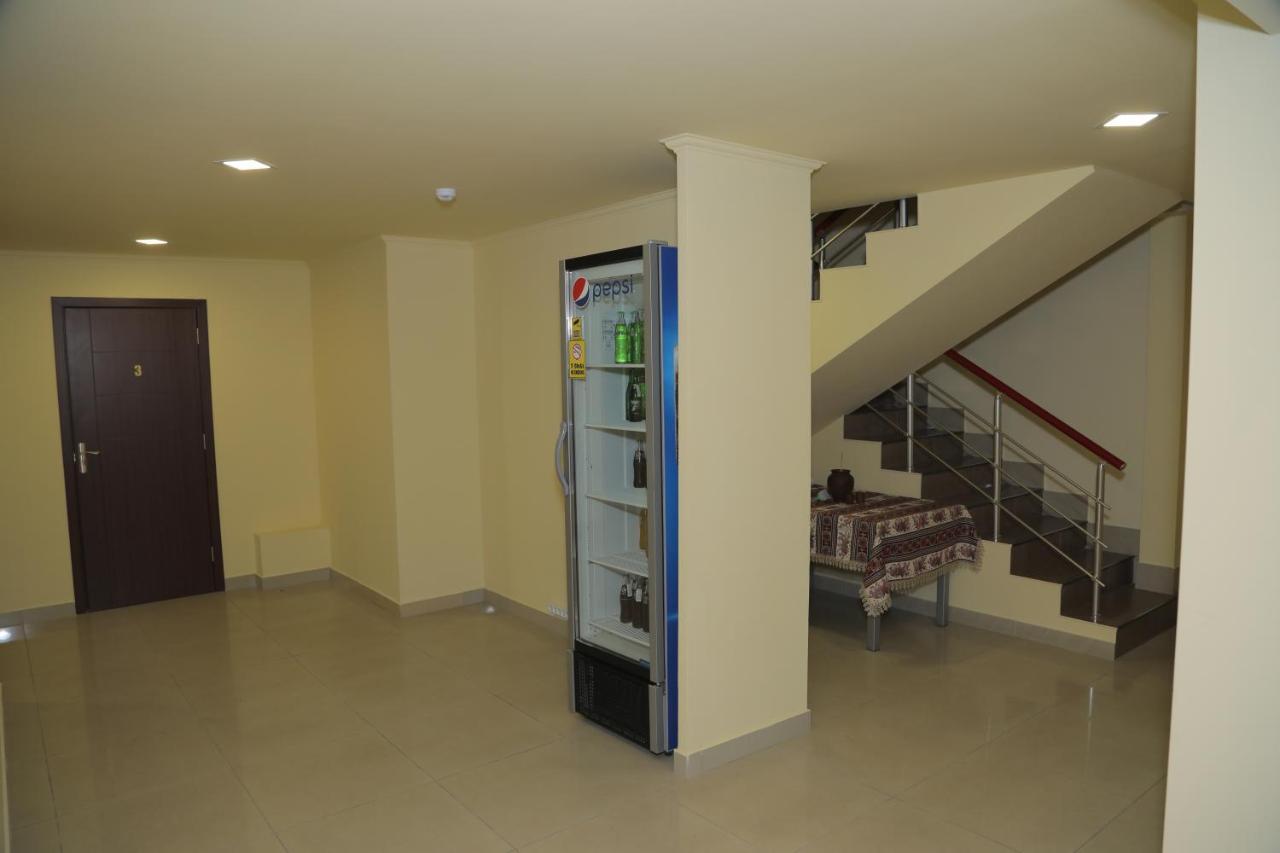 5X5 Hostel Jerevan Buitenkant foto