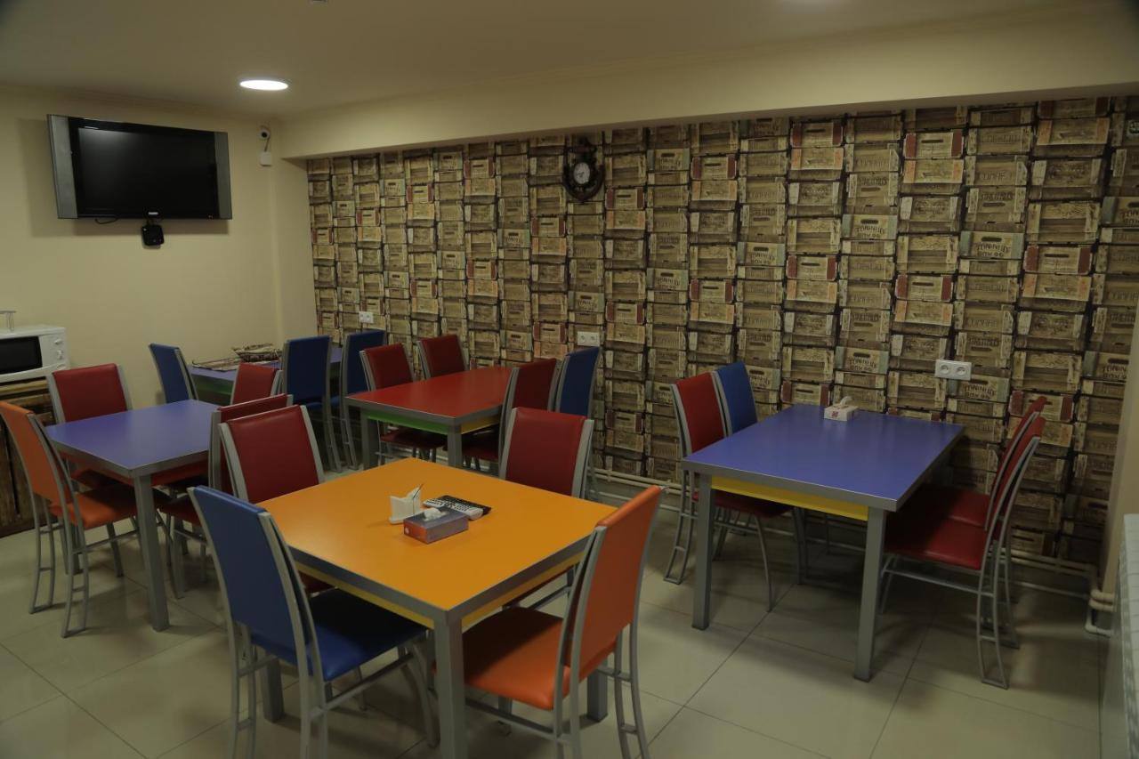 5X5 Hostel Jerevan Buitenkant foto