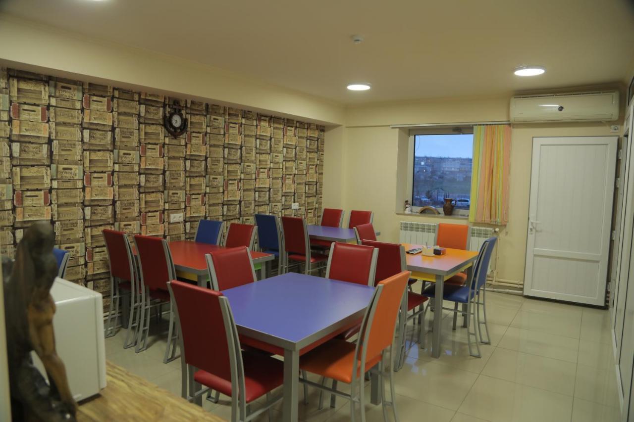 5X5 Hostel Jerevan Buitenkant foto
