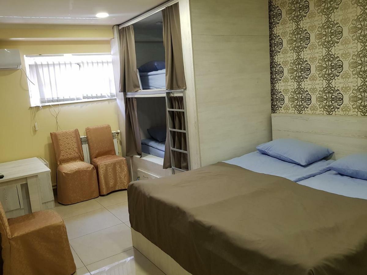 5X5 Hostel Jerevan Buitenkant foto